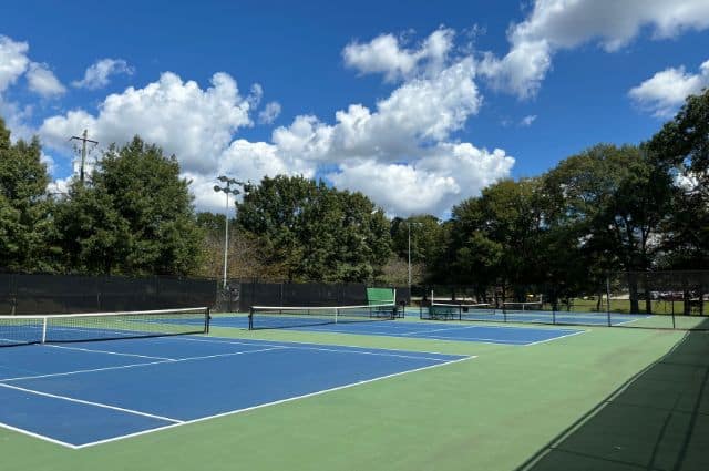 Tennis and pickleball courts in Wills Park Alpharetta