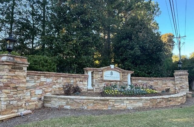 White Columns neighborhood sign in Alpharetta.