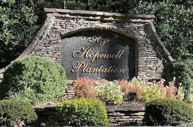 Neighborhood sign of Hopewell Plantation