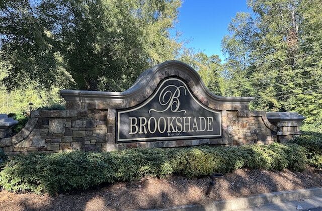 Brookshade front entrance neighborhood sign